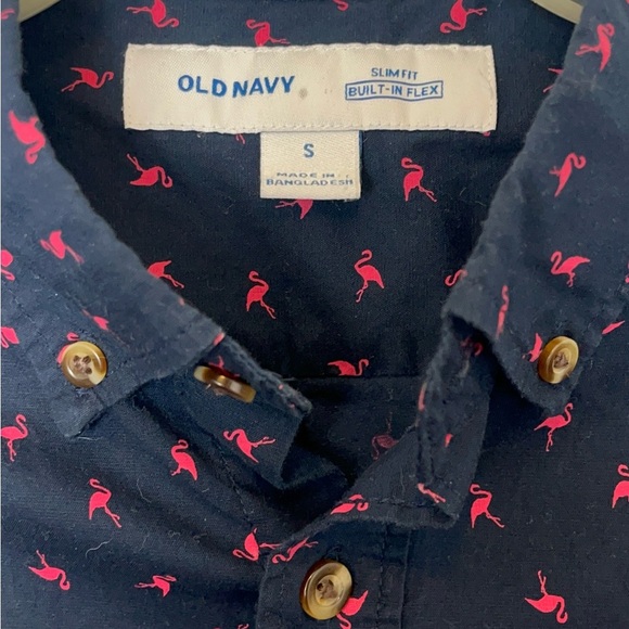 Old Navy Men's Casual Shirt in Navy with Pink Design - Picture 2 of 3